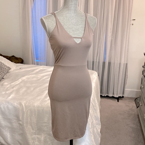 Bear Dance cut out dress - Picture 3 of 11